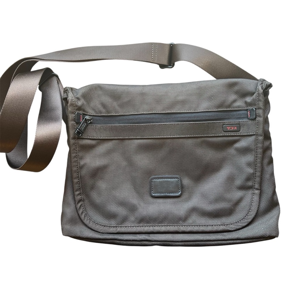 Tumi Brown Messenger Bag with Adjustable Strap and Durable Fabric